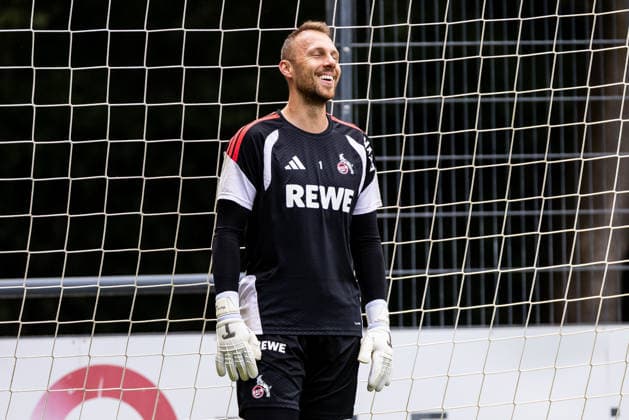 COLOGNE, GERMANY - JULY 20: Marvin Schwaebe (Schwäbe, Schwabe, 1. FC Koeln, 1) laughing during a training session of season 2026 27 at Geissbockheim on July 20, 2026 in Cologne, Germany. North Rhine Westphalia Germany Copyright: xSteffiexWunderlx