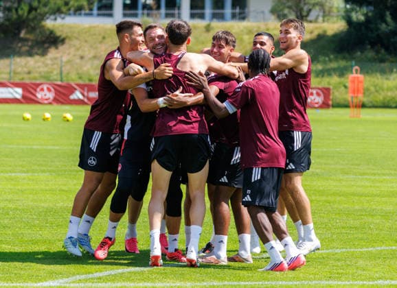 20.07.2026 - Fussball - 2. Fussball-Bundesliga - Saison 2026 2027 - 1. FC Nürnberg FCN Club - Trainingslager Sommer Sommertrainingslager Gais - Bruneck - Südtirol - Zink DaMa - xdaxmax - Jubel Freude der Mannschaft Team des FCN bei Geschicklichkeitsspiel *** July 20, 2026 Soccer 2 German Bundesliga 2026–2027 Season 1. FC Nürnberg (FCN) Club Summer Training Camp Summer Training Camp in Gais, Brunico, South Tyrol Zink DaMa xdaxmax Jubilation and Joy of the FCN Team During a Matchgame of chance