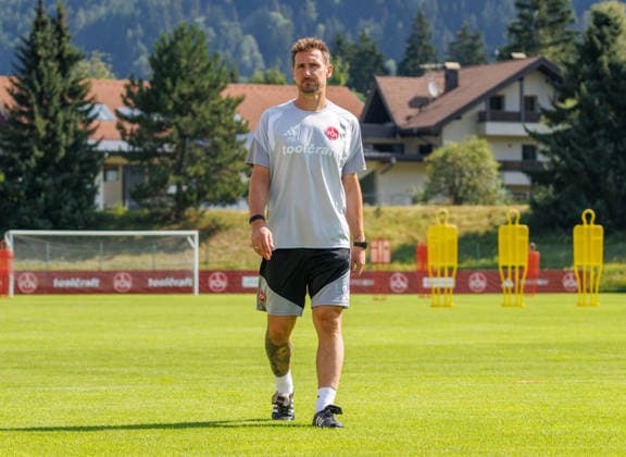 20.07.2026 - Fussball - 2. Fussball-Bundesliga - Saison 2026 2027 - 1. FC Nürnberg FCN Club - Trainingslager Sommer Sommertrainingslager Gais - Bruneck - Südtirol - Zink DaMa - xdaxmax - Miroslav Miro Klose ( Trainer 1. FC Nürnberg FCN ) nachdenklich *** July 20, 2026 Soccer 2 Bundesliga 2026–2027 Season 1. FC Nürnberg (FCN) Club Summer Training Camp Summer Training Camp in Gais, Brunico, South Tyrol Zink DaMa xdaxmax Miroslav Miro Klose, Coach of 1. FC Nürnberg FCN pensive