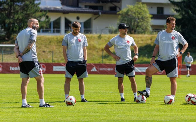 20.07.2026 - Fussball - 2. Fussball-Bundesliga - Saison 2026 2027 - 1. FC Nürnberg FCN Club - Trainingslager Sommer Sommertrainingslager Gais - Bruneck - Südtirol - Zink DaMa - xdaxmax - Javier Pinola (Co-Trainer 1. FC Nürnberg FCN ) Matthias Kreutzer ( Co-Trainer 1. FC Nürnberg FCN ) Gerald Stürzenhofecker Stuerzenhofecker (Athletik- und Reha-Trainer 1. FC Nürnberg FCN ) Miroslav Miro Klose ( Trainer 1. FC Nürnberg FCN ) nachdenklich *** July 20, 2026 Soccer 2 Soccer Bundesliga 2026–2027 Season 1. FC Nürnberg (FCN) Club Summer Training Camp Summer Training Camp in Gais, Bruneck, South Tyrol Zink DaMa xdaxmax Javier Pinola Assistant Coach, 1. FC Nürnberg FCN Matthias Kreutzer, Assistant Coach, 1. FC Nürnberg (FCN) Gerald Stürzenhofecker, Athletic Training and Rehabilitation Coach, 1. FC Nürnberg (FCN) Miroslav Miro Klose, Coach, 1. FC Nürnberg (FCN), deep in thought