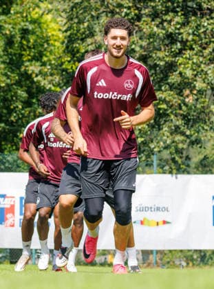 20.07.2026 - Fussball - 2. Fussball-Bundesliga - Saison 2026 2027 - 1. FC Nürnberg FCN Club - Trainingslager Sommer Sommertrainingslager Gais - Bruneck - Südtirol - Zink DaMa - xdaxmax - Khalid Abu El Haija (44, 1. FC Nürnberg FCN ) wärmt sich auf *** July 20, 2026 Soccer 2 German Bundesliga 2026–2027 Season 1 FC Nuremberg (FCN) Club Summer Training Camp Summer Training Camp in Gais, Brunico, South Tyrol Zink DaMa xdaxmax Khalid Abu El Haija 44, 1 FC Nuremberg (FCN) warms up