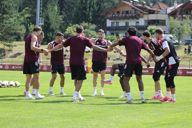 20.07.2026 - Fussball - 2. Fussball-Bundesliga - Saison 2026 2027 - 1. FC Nürnberg FCN Club - Trainingslager Sommer Sommertrainingslager Gais - Bruneck - Südtirol - Zink DaMa - xdaxmax - Mannschaft Team des FCN mit Geschicklichkeitsspiel *** July 20, 2026 Soccer 2 Bundesliga 2026–2027 Season 1 FC Nürnberg (FCN) Club Summer Training Camp Summer Training Camp in Gais, Brunico, South Tyrol Zink DaMa xdaxmax FCN Team Participating in a Skills Game