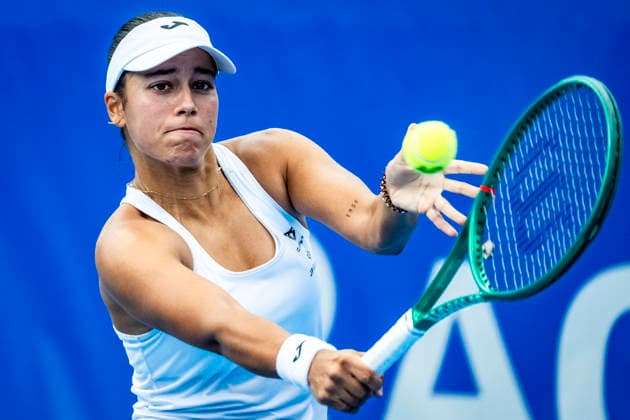 Jessica Bouzas Maneiro of Spain returns a ball to Marie Bouzkova of Czech Republic during the WTA, Tennis Damen 250 Livesport Prague Open 2026 tennis tournament match on July 20, 2026, in Prague, Czech Republic. (CTKxPhoto VitxSimanek) CTKPhotoP2026072005134  CTKPhotoP2026072005134
