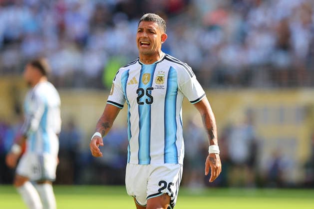 EAST RUTHERFORD, NJ - JULY 19: Facundo Medina 25 of Argentina during the FIFA World Cup, WM, Weltmeisterschaft, Fussball 26 Final between Spain and Argentina on July 19, 2026 at New York New Jersey Stadium in East Rutherford, New Jersey. (Photo by Rich Graessle Icon Sportswire) SOCCER: JUL 19 FIFA World Cup 26 Final - Spain v Argentina EDITORIAL USE ONLY Icon26071928950