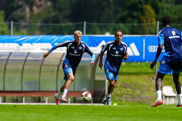 Albert Gronbaek (Hamburger SV, 11), Yussuf Poulsen (Hamburger SV, 15) AUT, Training Hamburger SV, Fussball, 1. Bundesliga, Saison 2026 2027, 20.07.2026 AUT, Training Hamburger SV, Fussball, 1. Bundesliga, Saison 2026 2027, 20.07.2026 Oberlängenfeld *** Albert Gronbaek, Hamburger SV, 11, Yussuf Poulsen, Hamburger SV, 15, AUT, Hamburger SV practice, soccer, Bundesliga 1, 2026–2027 season, July 20, 2026, AUT, Hamburg SV training, soccer, Bundesliga 1, 2026–2027 season, July 20, 2026, Oberlängenfeld Copyright: xEibner-Pressefoto MarcelxvonxFehrnx EP_MFN