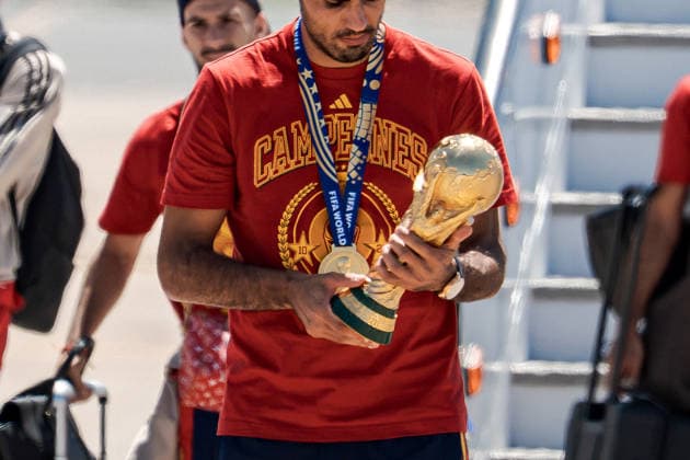 Spain return home with FIFA World Cup, WM, Weltmeisterschaft, Fussball trophy MADRID, SPAIN - JULY 20: Royal Spanish Football Federation President Rafael Louzan, Spain head coach Luis de la Fuente and captain Rodri arrive with the FIFA World Cup trophy at Adolfo Suarez Madrid-Barajas Airport, after Spain defeated Argentina in the 2026 FIFA World Cup final, in Madrid, Spain, July 20, 2026. Diego Radames Anadolu Madrid Spain. Editorial use only. Please get in touch for any other usage.  Copyright: x2026xAnadoluxDiegoxRadamesx