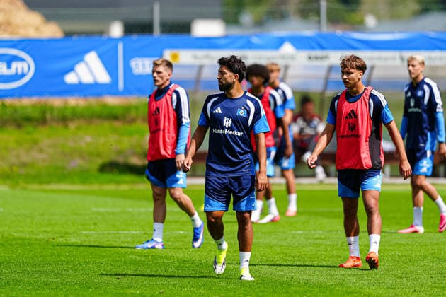 Immanuel Pherai (Hamburger SV, 10) AUT, Training Hamburger SV, Fussball, 1. Bundesliga, Saison 2026 2027, 20.07.2026 AUT, Training Hamburger SV, Fussball, 1. Bundesliga, Saison 2026 2027, 20.07.2026 Oberlängenfeld *** Immanuel Pherai, Hamburger SV, July 10, 2026, Hamburger SV practice, soccer, Bundesliga 1, 2026–2027 season, July 20, 2026, Austria, Hamburger SV Training, Soccer, Bundesliga 1, 2026–2027 Season, July 20, 2026, Oberlängenfeld Copyright: xEibner-Pressefoto MarcelxvonxFehrnx EP_MFN