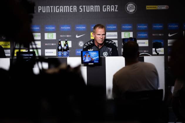 Head Coach Wouter Vrancken reacts during the press conference, PK, Pressekonferenz Heart of Midlothian Press Conference and Training, Football, Mercur-Arena, Graz, Austria - 20 Jul 2026Graz Mercur-Arena Austria  Copyright: xNikolaxKrstic Shutterstockx 16999093k