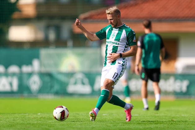 20.07.2026, AUT, Fußball, Herren, 1. Bundesliga, Trainingslager, Saison 2026 2027, Zell am Ziller, SV Werder Bremen Marco Grüll ( SV Werder Bremen 17 ) DFL regulations prohibit any use of photographs as image sequences and or quasi-video. Zell am Ziller Parkstadion Tirol Österreich *** July 20, 2026, Austria, Soccer, Men s, 1. Bundesliga, Training Camp, 2026–2027 Season, Zell am Ziller, SV Werder Bremen Marco Grüll SV Werder Bremen 17 DFL regulations prohibit any use of photographs as image sequences and or quasi-video Zell am Ziller Parkstadion Tyrol Austria Copyright: xNordphotox xSchneiderx