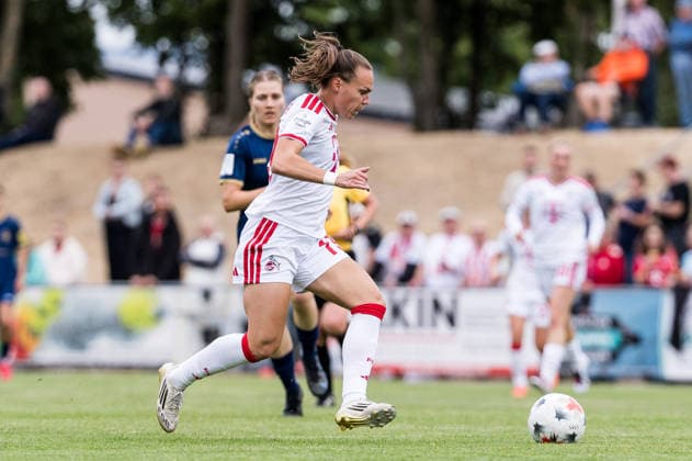 Testspiel: SG 99 Andernach vs. 1. FC Köln, 20.07.2026 ANDERNACH, DEUTSCHLAND - JULI 20: Dora Zeller (1. FC Köln, 19) am Ball während dem Testspiel zwischen SG 99 Andernach vs. 1. FC Köln im Stadion Andernach am 20. Juli 2026 in Andernach, Deutschland. *** Friendly Match: SG 99 Andernach vs. 1 FC Köln, July 20, 2026, ANDERNACH, GERMANY JULY 20 Dora Zeller of 1 FC Köln, No. 19, in possession of the ball during the friendly match between SG 99 Andernach and 1 FC Köln at Andernach Stadium on July 20, 2026, in Andernach, Germany Copyright: xBEAUTIFULxSPORTS Wunderlx