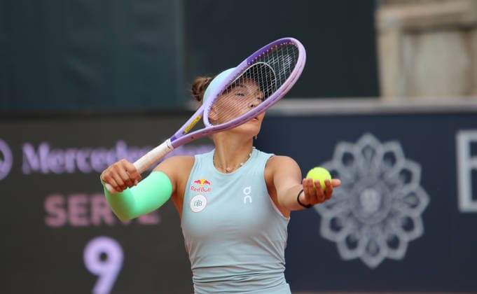 WTA, Tennis Damen 250 - MSC Hamburg Ladies Open: Julia Stusek (Deutschland) in ihrem Erstrundenspiel auf dem Centre Court am Rothenbaum. *** WTA 250 MSC Hamburg Ladies Open: Julia Stusek of Germany in her first-round match on Center Court at Rothenbaum
