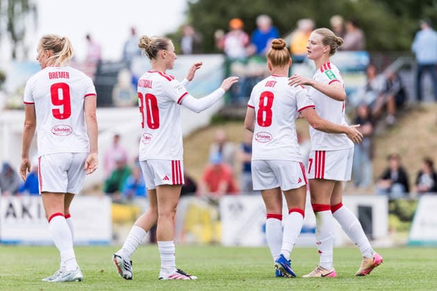 Testspiel: SG 99 Andernach vs. 1. FC Köln, 20.07.2026 ANDERNACH, DEUTSCHLAND - JULI 20: Jubel zum 0:3 durch Pauline Bremer (1. FC Köln, 9) während dem Testspiel zwischen SG 99 Andernach vs. 1. FC Köln im Stadion Andernach am 20. Juli 2026 in Andernach, Deutschland. *** Friendly Match: SG 99 Andernach vs. 1 FC Köln, July 20, 2026, ANDERNACH, GERMANY JULY 20 Celebration following Pauline Bremer’s goal to make it 0–3 for 1 FC Köln during the friendly match between SG 99 Andernach and 1 FC Köln at Andernach Stadium on July 20, 2026, in Andernach, Germany Copyright: xBEAUTIFULxSPORTS Wunderlx
