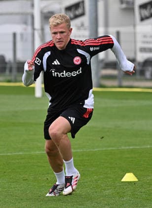 20.07.2026, xjhx, Fussball 1.Bundesliga, Eintracht Frankfurt Training v.l. Jonathan Jonny Burkardt (Eintracht Frankfurt) Frankfurt am Main *** July 20, 2026, xjhx, Soccer, Bundesliga 1, Eintracht Frankfurt Training: Jonathan Jonny Burkardt, Eintracht Frankfurt, Frankfurt am Main