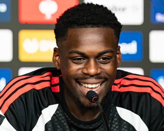 Frankfurt am Main, 20.07.2026 Pressekonferenz mit Neuzugang Noel Aseko v.l., Noel Aseko (Eintracht Frankfurt) (DFL DFB REGULATIONS PROHIBIT ANY USE OF PHOTOGRAPHS as IMAGE SEQUENCES and or QUASI-VIDEO) *** Frankfurt am Main, July 20, 2026 Press conference with new signing Noel Aseko (left), Noel Aseko, Eintracht Frankfurt. DFL and DFB regulations prohibit any use of photographs as image sequences and or quasi-video. Copyright: HMBxMedia JoaquimxFerreira