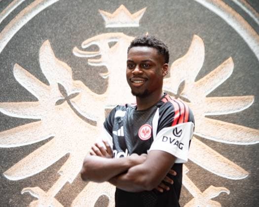 Frankfurt am Main, 20.07.2026 Pressekonferenz mit Neuzugang Noel Aseko v.l., Noel Aseko (Eintracht Frankfurt) (DFL DFB REGULATIONS PROHIBIT ANY USE OF PHOTOGRAPHS as IMAGE SEQUENCES and or QUASI-VIDEO) *** Frankfurt am Main, July 20, 2026 Press conference with new signing Noel Aseko (left), Noel Aseko, Eintracht Frankfurt. DFL and DFB regulations prohibit any use of photographs as image sequences and or quasi-video. Copyright: HMBxMedia JoaquimxFerreira