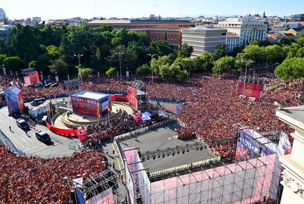 July 20, 2026, Madrid, Madrid, SPAIN: Thousands of Spain supporters gather at Plaza de Cibeles in Madrid to celebrate the national team, Nationalteam s FIFA World Cup, WM, Weltmeisterschaft, Fussball triumph. Fans wave Spanish flags, sing, and celebrate the historic victory in one of the country s most iconic public squares. Madrid SPAIN - ZUMAz108 0862208929st Copyright: xRichardxZubelzux