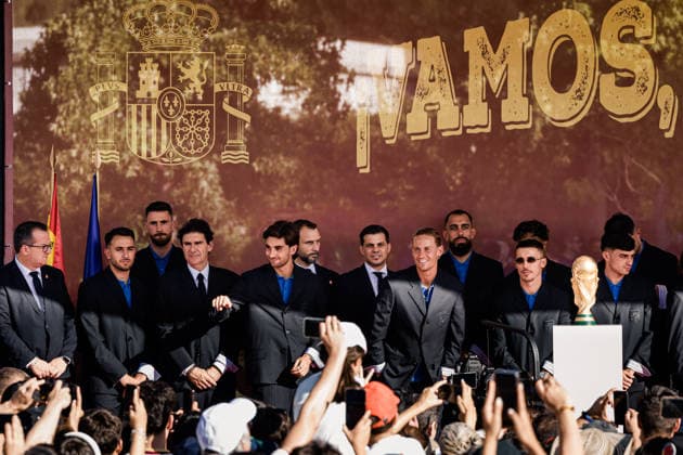 Pedro Sánchez recibe a la Selección Espanola, ganadora de la Copa Mundial de la FIFA 2026 Los jugadores de la selección espanola durante la recepción de los jugadores y el equipo técnico de la selección espanola de fútbol, ganadora de la Copa Mundial de la FIFA 2026, en el Complejo de la Moncloa, a 20 de julio de 2026, en Madrid (Espana). El combinado espanol se convirtió ayer en campeón del Mundial 2026 de fútbol, tras vencer por 1-0 a Argentina con gol de Ferrán Torres. 20 JULIO 2026 Carlos Lujá Madrid Madrid Espana *** Pedro Sánchez Welcomes the Spanish National Team, Winner of the 2026 FIFA World Cup The players of the Spanish national team during the reception for the players and coaching staff of the Spanish national soccer team, winner of the 2026 FIFA World Cup, at the Moncloa Complex on July 20, 2026, in Madrid, Spain. The Spanish team became the 2026 World Cup champion yesterday after defeating Argentina 1–0 with a goal by Ferrán Torres. JULY 20, 2026 Carlos Lujá Madrid, Madrid, Spain  Copyright: xCarlosxLujanx 7677995