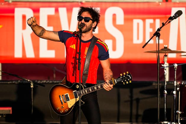 July 20, 2026, Madrid, Madrid, Spain: The group Viva Suecia performs during celebration of Spain as Champions of the FIFA World Cup, WM, Weltmeisterschaft, Fussball 2026 at Cibeles Palace on July 20, 2026 in Madrid, Spain. Madrid Spain - ZUMAa181 20260720_zaa_a181_018 Copyright: xOscarxJ.xBarrosox