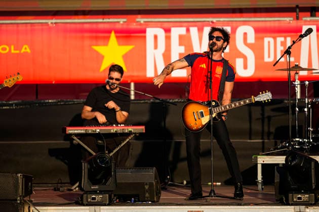 July 20, 2026, Madrid, Madrid, Spain: The group Viva Suecia performs during celebration of Spain as Champions of the FIFA World Cup, WM, Weltmeisterschaft, Fussball 2026 at Cibeles Palace on July 20, 2026 in Madrid, Spain. Spain FIFA World Cup 2026 Parade In Madrid  - ZUMAa181 20260720_zaa_a181_019 Copyright: xOscarxJ.xBarrosox