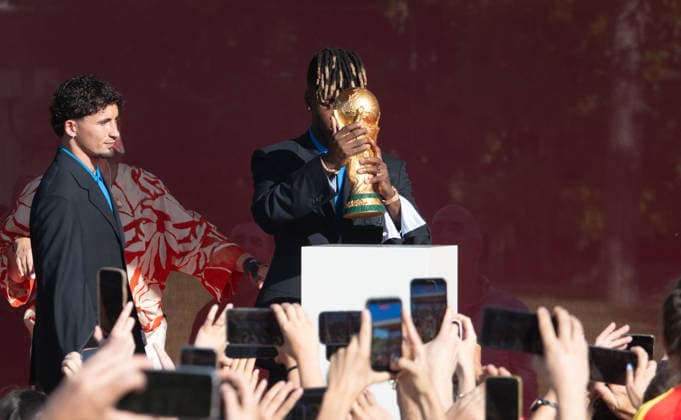 July 20, 2026, Madrid, Madrid, Spain: Thousands of soccer fans line the streets of Madrid to celebrate with the Spanish Men s National Football Team during their open-top bus parade after winning the 2026 FIFA World Cup, WM, Weltmeisterschaft, Fussball on July 20, 2026, in Madrid, Spain. Spain Celebrates Its Second World Cup Title On The Streets Of The Capital.  - ZUMAd308 20260720_zsp_d308_004 Copyright: xJuanxCarlosxLucasx