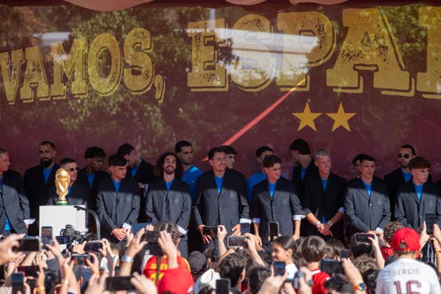 July 20, 2026, Madrid, Madrid, Spain: Thousands of soccer fans line the streets of Madrid to celebrate with the Spanish Men s National Football Team during their open-top bus parade after winning the 2026 FIFA World Cup, WM, Weltmeisterschaft, Fussball on July 20, 2026, in Madrid, Spain. Madrid Spain - ZUMAd308 20260720_zsp_d308_020 Copyright: xJuanxCarlosxLucasx