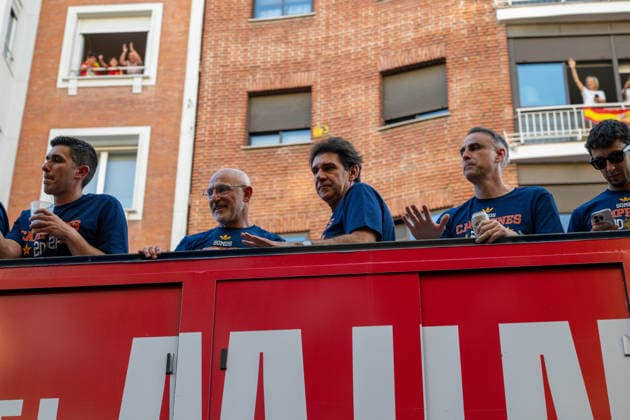 July 20, 2026, Madrid, Madrid, Spain: Thousands of soccer fans line the streets of Madrid to celebrate with the Spanish Men s National Football Team during their open-top bus parade after winning the 2026 FIFA World Cup, WM, Weltmeisterschaft, Fussball on July 20, 2026, in Madrid, Spain. Spain Celebrates Its Second World Cup Title On The Streets Of The Capital.  - ZUMAd308 20260720_zsp_d308_058 Copyright: xJuanxCarlosxLucasx