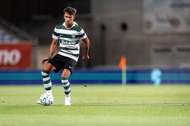 July 20, 2026, Faro, Faro, Portugal: Vagiannidis of Sporting CP controls the ball during the Pre-Season Friendly match between Sporting CP and RC Strasbourg Alsace at Estadio do Algarve in Faro on July 20, 2026 Faro Portugal - ZUMAg283 20260720_zsp_g283_047 Copyright: xJoaoxGregoriox