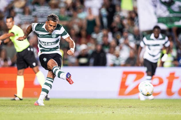 July 20, 2026, Faro, Faro, Portugal: Rodrigo Zalazar of Sporting CP celebrates scoring his sides fourth goal of the match during the Pre-Season Friendly match between Sporting CP and RC Strasbourg Alsace at Estadio do Algarve in Faro on July 20, 2026 Faro Portugal - ZUMAg283 20260720_zsp_g283_059 Copyright: xJoaoxGregoriox