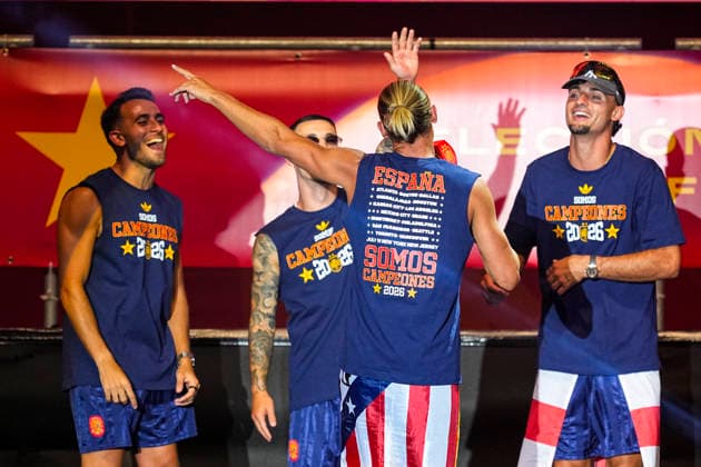 July 20, 2026, Madrid, Madrid, Spain: Marcos Llorente celebrates on stage during celebration of Spain as Champions of the FIFA World Cup, WM, Weltmeisterschaft, Fussball 2026 at Cibeles Palace on July 20, 2026 in Madrid, Spain. Madrid Spain - ZUMAa181 20260720_zaa_a181_049 Copyright: xOscarxJ.xBarrosox