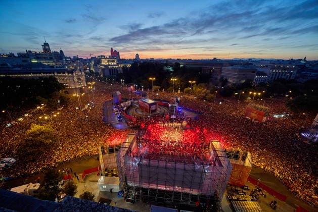 Spain celebrate 2026 FIFA World Cup, WM, Weltmeisterschaft, Fussball triumph in Madrid MADRID, SPAIN - JULY 20: An aerial view of fans of the Spanish national football team gather around the main stage at the Cibeles Fountain (Fuente de Cibeles) to celebrate their team s 1-0 extra-time victory over Argentina in the 2026 FIFA World Cup final in Madrid, Spain, on July 20, 2026. Thousands of supporters filled the city center as Spain celebrated winning its second FIFA World Cup title. Ruben Albarran Anadolu Madrid Spain. Editorial use only. Please get in touch for any other usage.  Copyright: x2026xAnadoluxRubenxAlbarranx