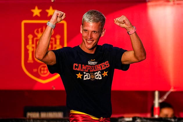 July 20, 2026, Madrid, Madrid, Spain: Dani Olmo celebrates on stage during celebration of Spain as Champions of the FIFA World Cup, WM, Weltmeisterschaft, Fussball 2026 at Cibeles Palace on July 20, 2026 in Madrid, Spain. Madrid Spain - ZUMAa181 20260720_zaa_a181_070 Copyright: xOscarxJ.xBarrosox