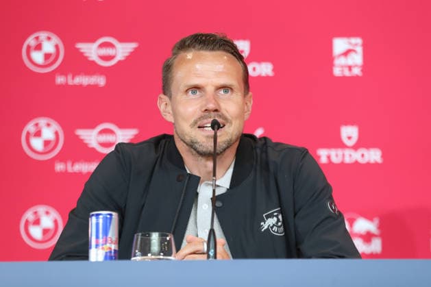 RB Leipzig: PK mit Neuzugang Rocco Reitz, 20.07.2026 Sebastian Schuppan (Sportdirektor, RB Leipzig). Fußball-Bundesliga, Saison 2026 2027: Pressekonferenz zur Präsentation eines neuen Spielers am 20.07.2026 im BMW-Autohaus, Zwickauer Straße. *** RB Leipzig Press Conference with New Signing Rocco Reitz, July 20, 2026: Sebastian Schuppan, sporting director, RB Leipzig soccer Bundesliga, 2026–2027 season—press conference to introduce a new player on July 20, 2026, at the BMW dealership on Zwickauer Straße Copyright: xBEAUTIFULxSPORTS JanxKaeferx