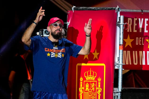 July 21, 2026, Madrid, Madrid, Spain: Borja Iglesias celebrates on stage during celebration of Spain as Champions of the FIFA World Cup, WM, Weltmeisterschaft, Fussball 2026 at Cibeles Palace on July 20, 2026 in Madrid, Spain. Madrid Spain - ZUMAa181 20260721_zaa_a181_028 Copyright: xOscarxJ.xBarrosox