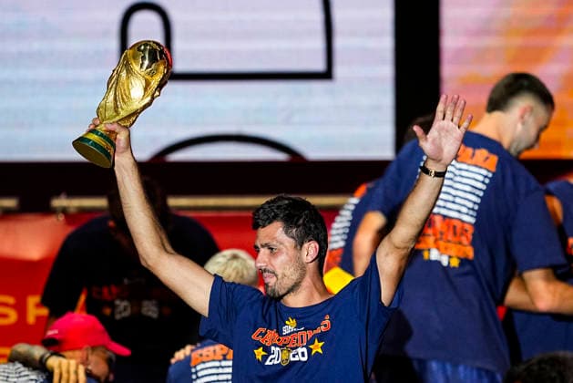 July 21, 2026, Madrid, Madrid, Spain: Rodri celebrates on stage during celebration of Spain as Champions of the FIFA World Cup, WM, Weltmeisterschaft, Fussball 2026 at Cibeles Palace on July 20, 2026 in Madrid, Spain. Madrid Spain - ZUMAa181 20260721_zaa_a181_038 Copyright: xOscarxJ.xBarrosox