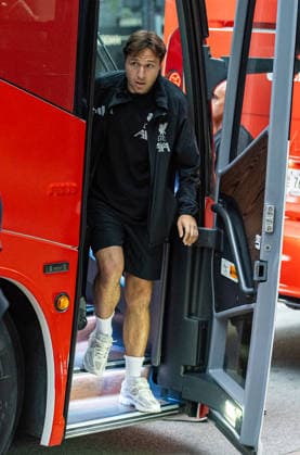 Football - Pre-Seaosn - Liverpool USA Tour Day 1 CHICAGO, USA - Monday, July 20, 2026: Liverpool s Federico Chiesa arrives in Chicago ahead of the start of the club s pre-season tour of America. The team play friendly games in Nashville, New York and Chicago as they prepare for the start of the new 2026 27 Premier League season. (Photo by David Rawcliffe Propaganda) CHICAGO Chicago ILLINOIS UNITED STATES OF AMERICA  Copyright: xDavidxRawcliffex 2026-07-20-010-Liverpool_Pre-Season_Day_1