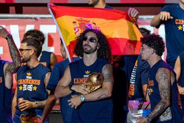 Spain celebrate 2026 FIFA World Cup, WM, Weltmeisterschaft, Fussball triumph in Madrid MADRID, SPAIN - JULY 20: Marc Cucurella of the Spanish national football team celebrates the victory with trophy as a massive crowd waving Spanish flags and wearing national team, Nationalteam jerseys around the main stage at the Cibeles Fountain (Fuente de Cibeles) in Madrid, Spain, on July 20, 2026. Thousands of supporters filled the city center as Spain celebrated winning its second FIFA World Cup title. Diego Radames Anadolu Madrid Spain. Editorial use only. Please get in touch for any other usage.  Copyright: x2026xAnadoluxDiegoxRadamesx