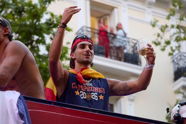July 20, 2026, Madrid, Spain: Ferran Torres of Spain seen during the Spanish national team, Nationalteam Ä™s victory parade celebration for their 2026 World Cup triumph, in Madrid. Madrid Spain - ZUMAs197 20260720_aaa_s197_318 Copyright: xFedericoxTitonex