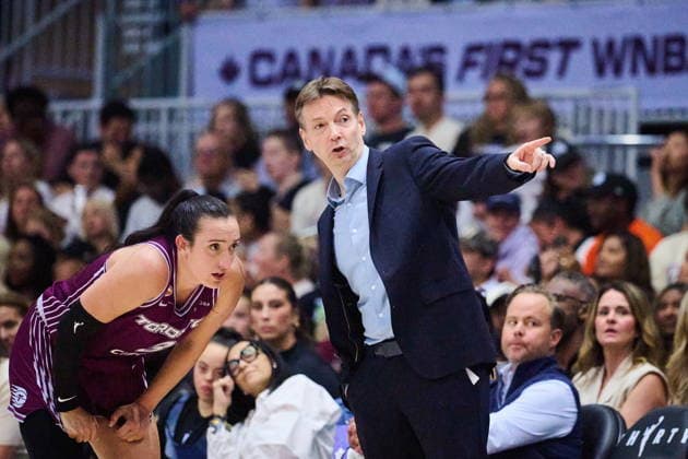 July 20, 2026, Toronto, On, Canada: Toronto Tempo associate head coach Olaf Lange speaks with Marina Mabrey (3), assuming head coach Sandy Brondello s responsibilities as she serves her one-game suspension during first half WNBA, Basketball Damen, USA basketball action against the Las Vegas Aces in Toronto, on Monday, July 20, 2026. Canada News - July 20, 2026  - ZUMAc35_ 20260720_zaf_c35_107 Copyright: xSammyxKoganx