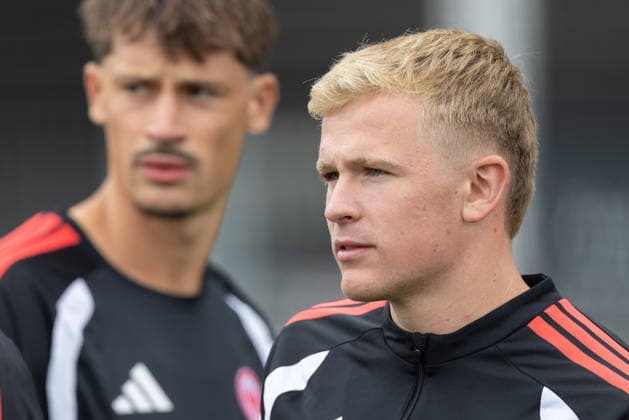 Training Eintracht Frankfurt Jonathan Burkardt, Jonny Burkardt (Eintracht Frankfurt, 9). Links im Hintergrund Robin Koch (Eintracht Frankfurt, 4). Training von Eintracht Frankfurt am 20. Juli 2026 im Deutsche Bank Park in Frankfurt am Main., Frankfurt am Main Hessen Deutschland Deutsche Bank Park *** Eintracht Frankfurt Training: Jonathan Burkardt, Jonny Burkardt (Eintracht Frankfurt, No. 9) in the background; Robin Koch (Eintracht Frankfurt, No. 4). Eintracht Frankfurt training session on July 20, 2026, at Deutsche Bank Park in Frankfurt am Main, Frankfurt am Main, Hesse, Germany; Deutsche Bank Park