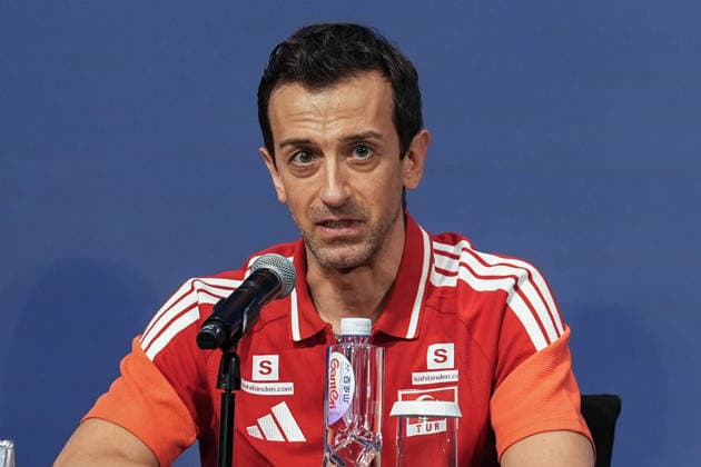 Ahead of 2026 FIVB Volleyball Women s Nations League Finals in China MACAU, CHINA - JULY 21 : Turkish Women s National Volleyball Team Head Coach Daniele Santarelli speaks during a press conference, PK, Pressekonferenz at the Andaz Hotel ahead of the final stage of the 2026 FIVB Volleyball Women s Nations League (VNL) on July 21, 2026 in Macau, China. Dilara Irem Sancar Anadolu Macau China. Editorial use only. Please get in touch for any other usage.  Copyright: x2026xAnadoluxDilaraxIremxSancarx