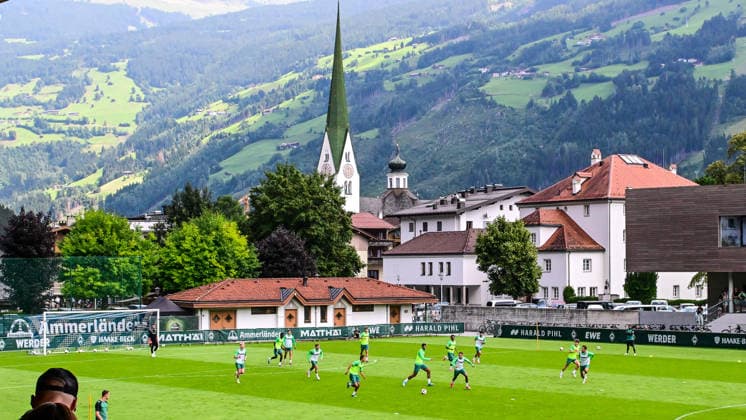 21.07.2026, AUT, Fußball, Herren, 1. Bundesliga, Trainingslager, Saison 2026 2027, Zell am Ziller, SV Werder Bremen Vormittagstraining, Spiel Zell am Ziller Parkstadion Tirol Österreich *** July 21, 2026, Austria, Soccer, Men s, 1. Bundesliga, Training Camp, 2026–2027 Season, Zell am Ziller, SV Werder Bremen Morning Practice, Match at Zell am Ziller Parkstadion, Tyrol, Austria Copyright: xNordphotox xHafnerx