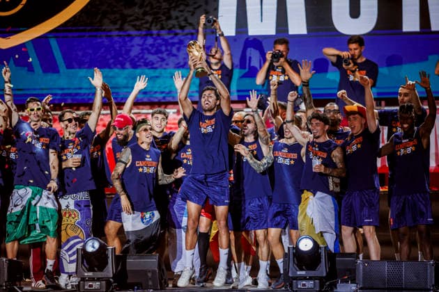 Thousands of supporters filled the city center as Spain celebrated winning its second FIFA World Cup, WM, Weltmeisterschaft, Fussball title - FIFA World Cup 2026 - 20 07 2026 Spain celebrated the FIFA World Cup title win on the main stage at the Cibeles Fountain on July 20, 2026 in Madrid, Spain Madrid Spain Copyright: xMarinaxFrutos PGSxPhotoxAgencyx