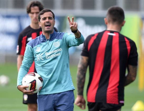 21.07.2026, xophax, Fussball 1.Bundesliga, Bayer 04 Leverkusen . Öffentliches Training . BayArena . Trainer Carles Martinez Novell ( Bayer 04 Leverkusen ) Leverkusen *** July 21, 2026, xophax, Soccer, Bundesliga 1, Bayer 04 Leverkusen, Open Practice at BayArena, Coach Carles Martinez, Novell, Bayer 04 Leverkusen, Leverkusen