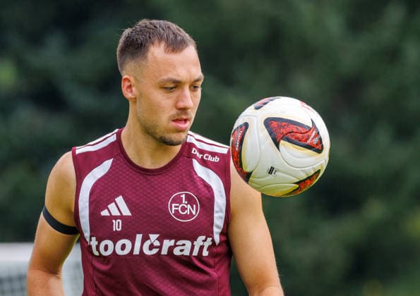 21.07.2026 - Fussball - 2. Fussball-Bundesliga - Saison 2026 2027 - 1. FC Nürnberg FCN Club - Trainingslager Sommer Sommertrainingslager Gais - Bruneck - Südtirol - Zink DaMa - xdaxmax - Julian Justvan (10, 1. FC Nürnberg FCN ) *** July 21, 2026 Soccer 2 Bundesliga 2026–2027 Season 1 FC Nuremberg (FCN) Club Summer Training Camp Summer Training Camp in Gais, Brunico, South Tyrol Zink DaMa xdaxmax Julian Justvan 10, 1 FC Nuremberg FCN