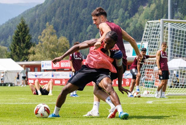 21.07.2026 - Fussball - 2. Fussball-Bundesliga - Saison 2026 2027 - 1. FC Nürnberg FCN Club - Trainingslager Sommer Sommertrainingslager Gais - Bruneck - Südtirol - Zink DaMa - xdaxmax - Styopa Mkrtchyan (5, 1. FC Nürnberg FCN ) Mohamed Ali Zoma (23, 1. FC Nürnberg FCN ) *** July 21, 2026 Soccer 2 Soccer Bundesliga 2026–2027 Season 1 FC Nuremberg (FCN) Club Summer Training Camp Summer Training Camp in Gais, Brunico, South Tyrol Zink, DaMa, xdaxmax, Styopa, Mkrtchyan 5, 1 FC Nuremberg FCN Mohamed Ali Zoma 23, 1 FC Nuremberg FCN