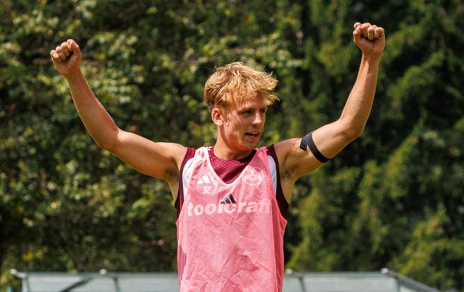 21.07.2026 - Fussball - 2. Fussball-Bundesliga - Saison 2026 2027 - 1. FC Nürnberg FCN Club - Trainingslager Sommer Sommertrainingslager Gais - Bruneck - Südtirol - Zink DaMa - xdaxmax - Tim Janisch (32, 1. FC Nürnberg FCN ) jubelt Jubel nach Training *** July 21, 2026 Soccer 2 Bundesliga 2026–2027 Season 1 FC Nuremberg (FCN) Club Summer Training Camp Summer Training Camp in Gais, Brunico, South Tyrol Zink DaMa xdaxmax Tim Janisch 32, 1 FC Nuremberg (FCN) celebrates after training