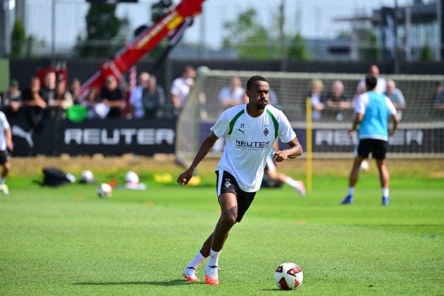 21.07.2026; Moenchengladbach; Fussball, Herren, Saison 2026 2027, Training Borussia Moenchengladbach Nathan Ngoumou (Gladbach) DFL regulations prohibit any use of photographs as image sequences and or quasi-video. ista-Borussia-Park NRW Deutschland *** July 21, 2026, Mönchengladbach Soccer, Men s, 2026–2027 Season, Borussia Mönchengladbach Training Session: Nathan Ngoumou, Gladbach. DFL regulations prohibit any use of photographs as image sequences and or quasi-video content at Borussia Park, North Rhine-Westphalia, Germany