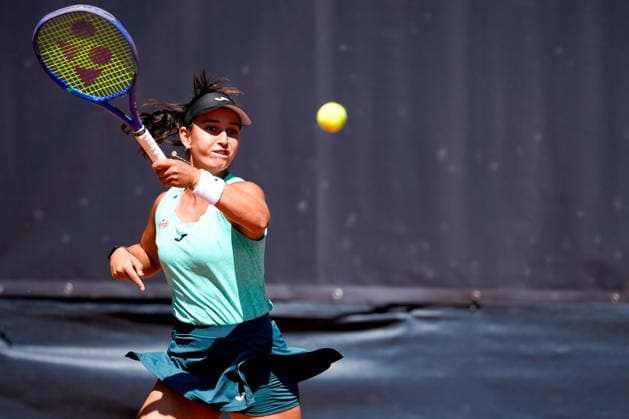 MSC Hamburg Ladies Open - Day 2 Leyre Romero Gormaz of Spain plays against Veronika Erjavec of Slovenia during their Round of 32 match at the 2026 MSC Hamburg Ladies Open Women s tennis tournament at Am Rothenbaum in Hamburg, Germany. Hamburg Hamburg Germany  Copyright: xOwenxHammondx originalFilename:hammond-2026msch260721_np6GJ.jpg