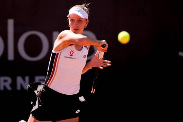 MSC Hamburg Ladies Open - Day 2 Sinja Kraus of Austria plays against Darja Semenistaja of Latvia during their round of 32 match at the 2026 MSC Hamburg Ladies Open Women s tennis tournament at Am Rothenbaum in Hamburg, Germany. Hamburg Hamburg Germany  Copyright: xOwenxHammondx originalFilename:hammond-2026msch260721_npLQU.jpg