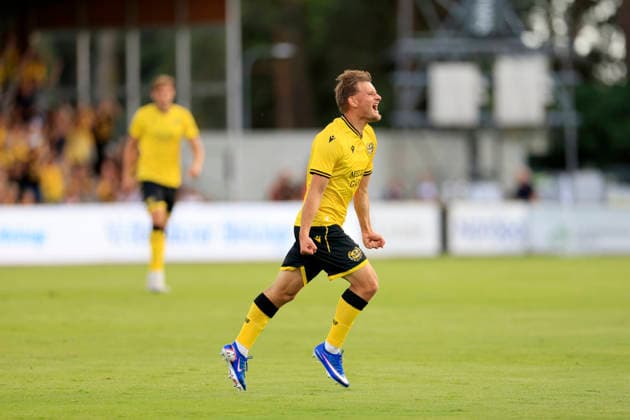 SÖLVESBORG, SWEDEN 20260721 Mjällby s 23 Ãki Samuelsen celebrates after his 1-0 goal during Tuesday s football match, second qualifying round for the Champions League, first leg Mjällby AIF- Lincoln Red Imps FC, at Strandvallen in Sölvesborg, Sweden, 21 July 2026. SÖLVESBORG SWEDEN x10600x *** SÖLVESBORG, SWEDEN, July 21, 2026 Mjällby S 23 Åki Samuelsen celebrates after scoring the 1-0 goal during Tuesday’s soccer match—the second qualifying round of the Champions League, first leg between Mjällby AIF and Lincoln Red Imps FC—at Strandvallen in Sölvesborg, Sweden, July 21, 2026 SÖLVESBORG SWEDEN x10600x  Copyright: xAndreasxHillergren TTx CHAMPIONS LEAGUE QUALIFYING MJÄLLBY-LINCOLN RED IMPS